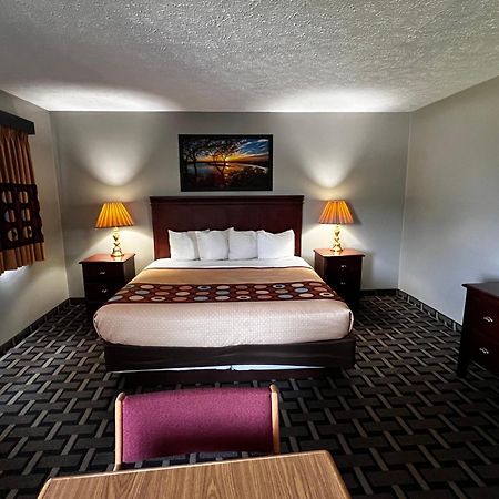 Sky Lodge Inn & Suites - Delavan Esterno foto