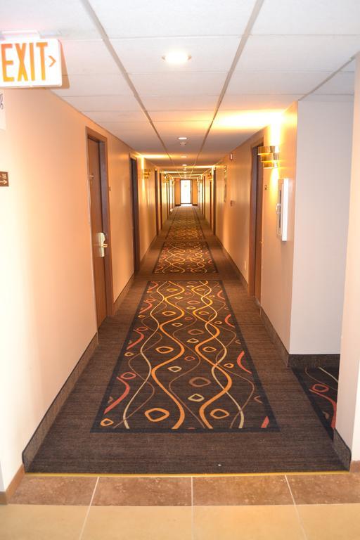 Sky Lodge Inn & Suites - Delavan Esterno foto