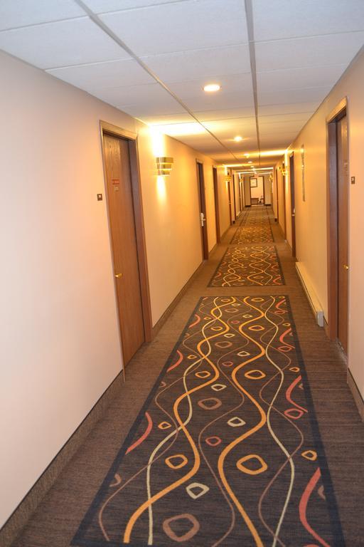 Sky Lodge Inn & Suites - Delavan Esterno foto