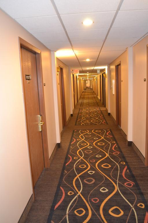 Sky Lodge Inn & Suites - Delavan Esterno foto
