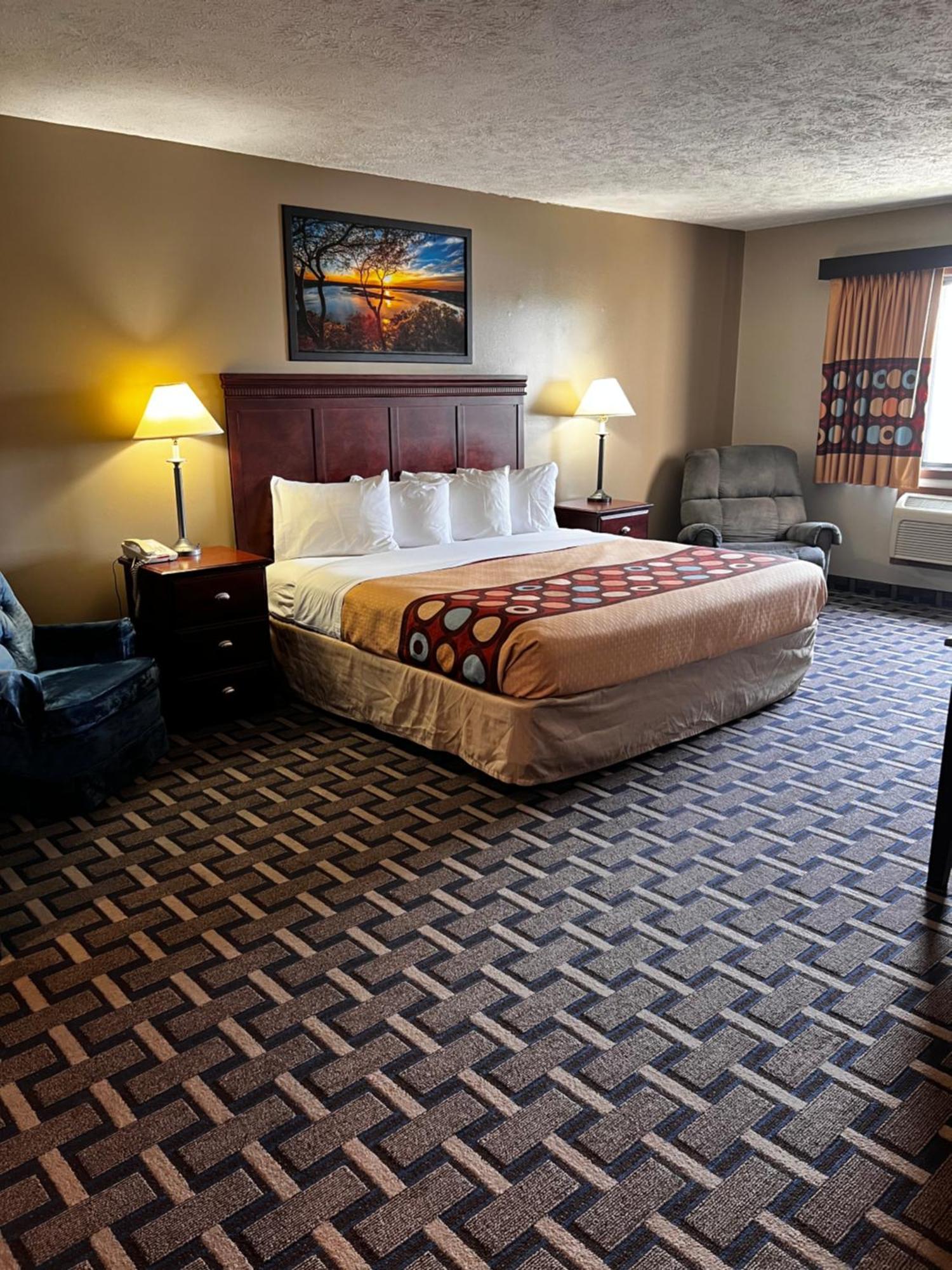 Sky Lodge Inn & Suites - Delavan Esterno foto