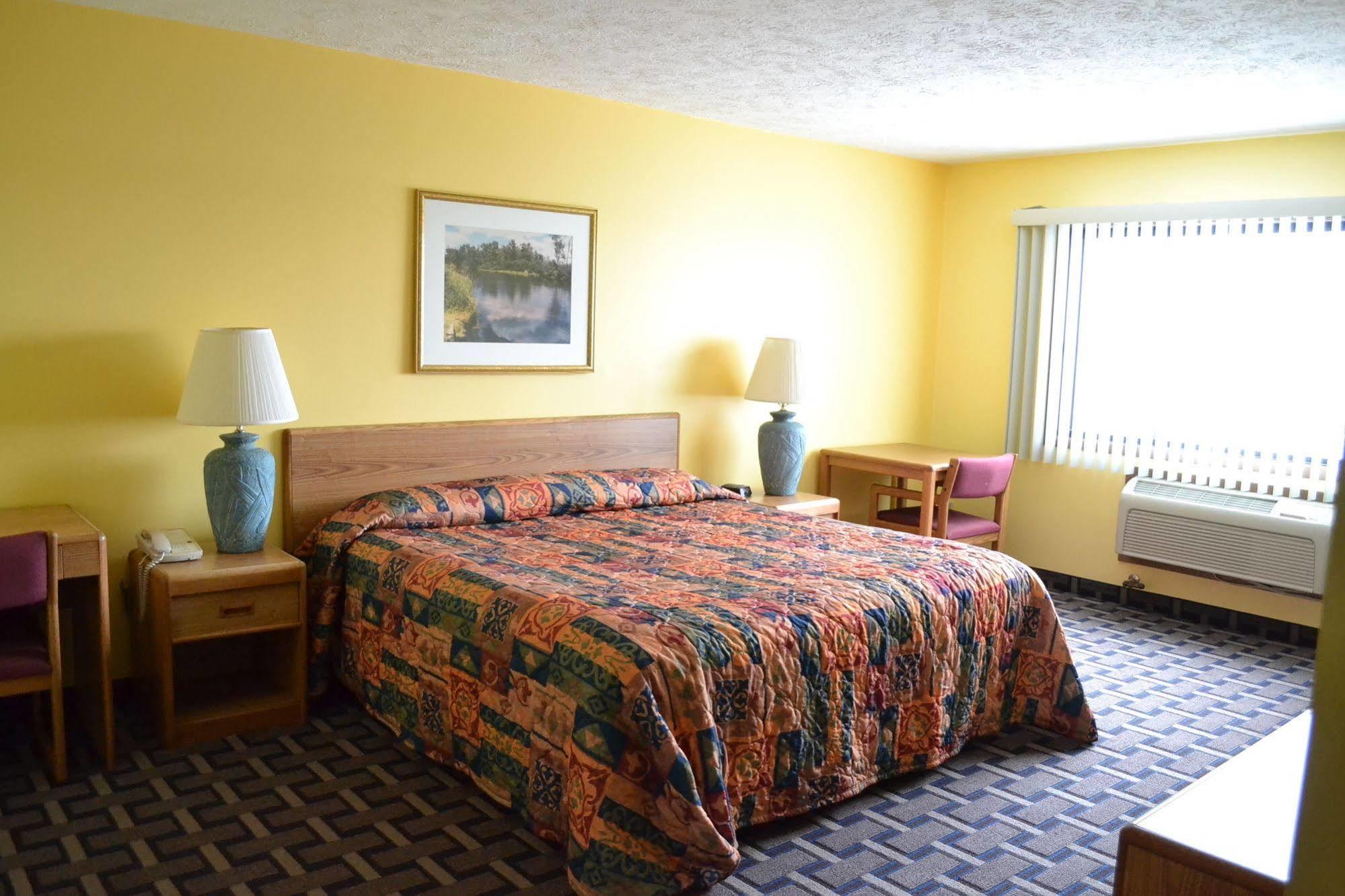 Sky Lodge Inn & Suites - Delavan Esterno foto