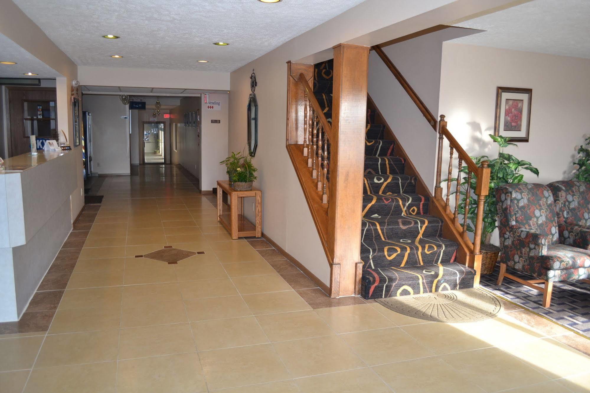 Sky Lodge Inn & Suites - Delavan Esterno foto
