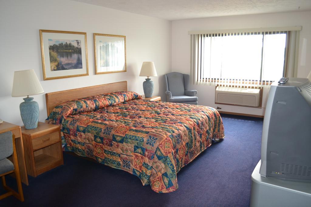 Sky Lodge Inn & Suites - Delavan Esterno foto