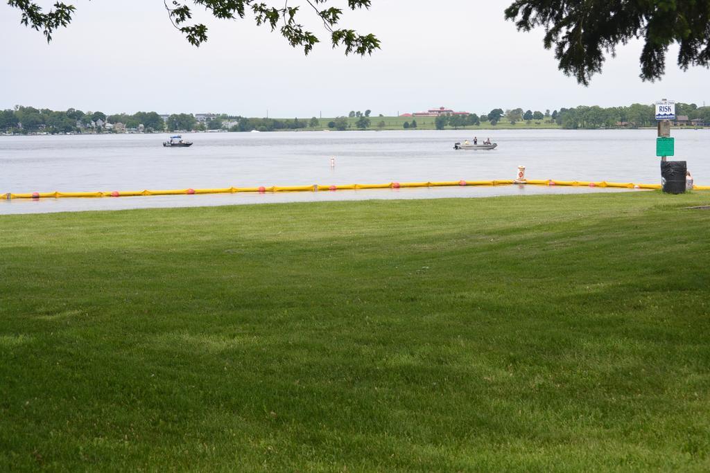 Sky Lodge Inn & Suites - Delavan Esterno foto